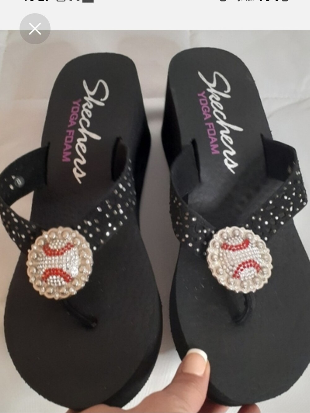 Skechers Yoga Foam Flip Flop Sandals Size 8 Embellished Bling